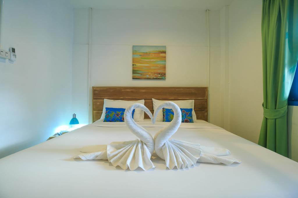 Frog House Bed & Breakfast (Adults Only) Patong Exteriör bild