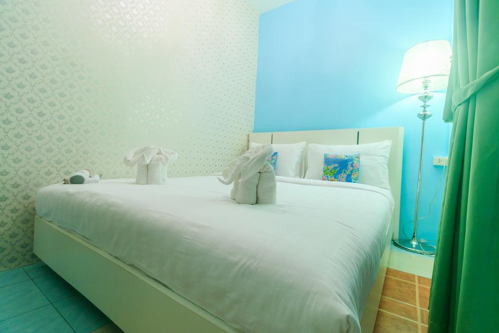 Frog House Bed & Breakfast (Adults Only) Patong Exteriör bild