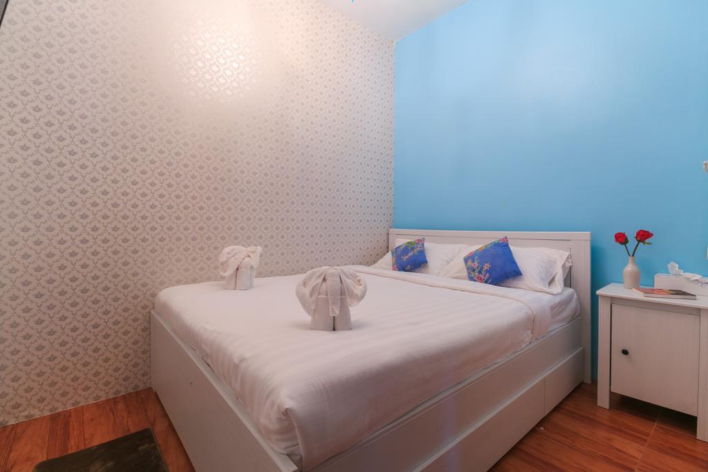 Frog House Bed & Breakfast (Adults Only) Patong Exteriör bild