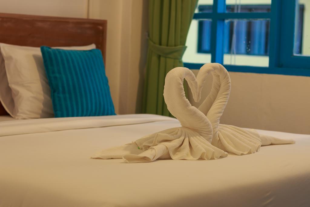 Frog House Bed & Breakfast (Adults Only) Patong Exteriör bild