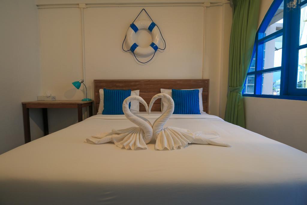 Frog House Bed & Breakfast (Adults Only) Patong Exteriör bild